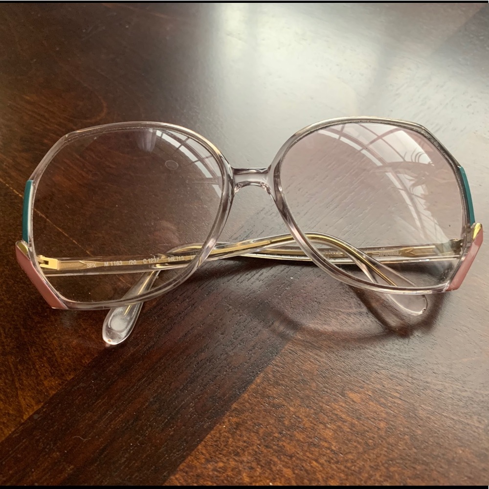 Silhouette Spy Vintage Frames!